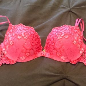 Very sexy Victoria’s Secret padded Demi 34 B